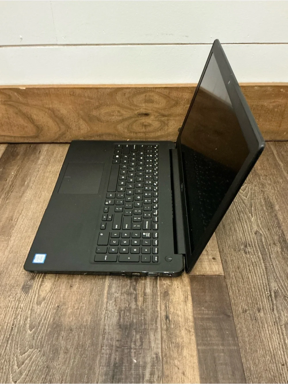 Dell Latitude 3500 i5-8265U 16GB Untested But I Believe It Works